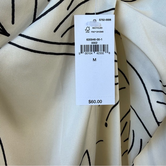 Banana Republic | NWT Twist Front Floral Satin Top Size Medium - Picture 6 of 7